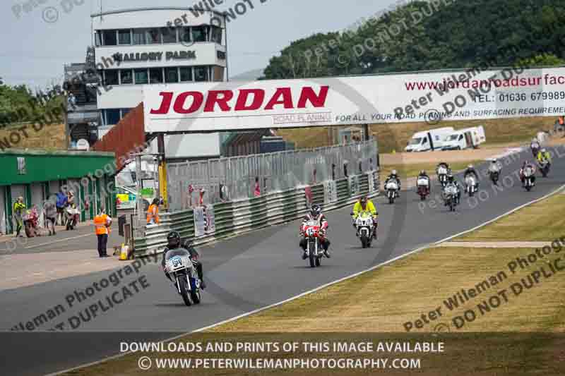 Vintage motorcycle club;eventdigitalimages;mallory park;mallory park trackday photographs;no limits trackdays;peter wileman photography;trackday digital images;trackday photos;vmcc festival 1000 bikes photographs